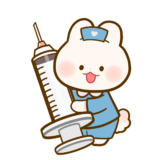 【医療・その他・動物】注射器を持ったうさぎさんのかわいいフリーイラスト